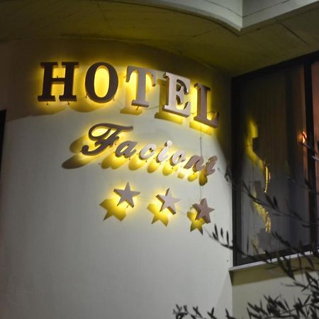 Hotel Facioni Помеция Екстериор снимка