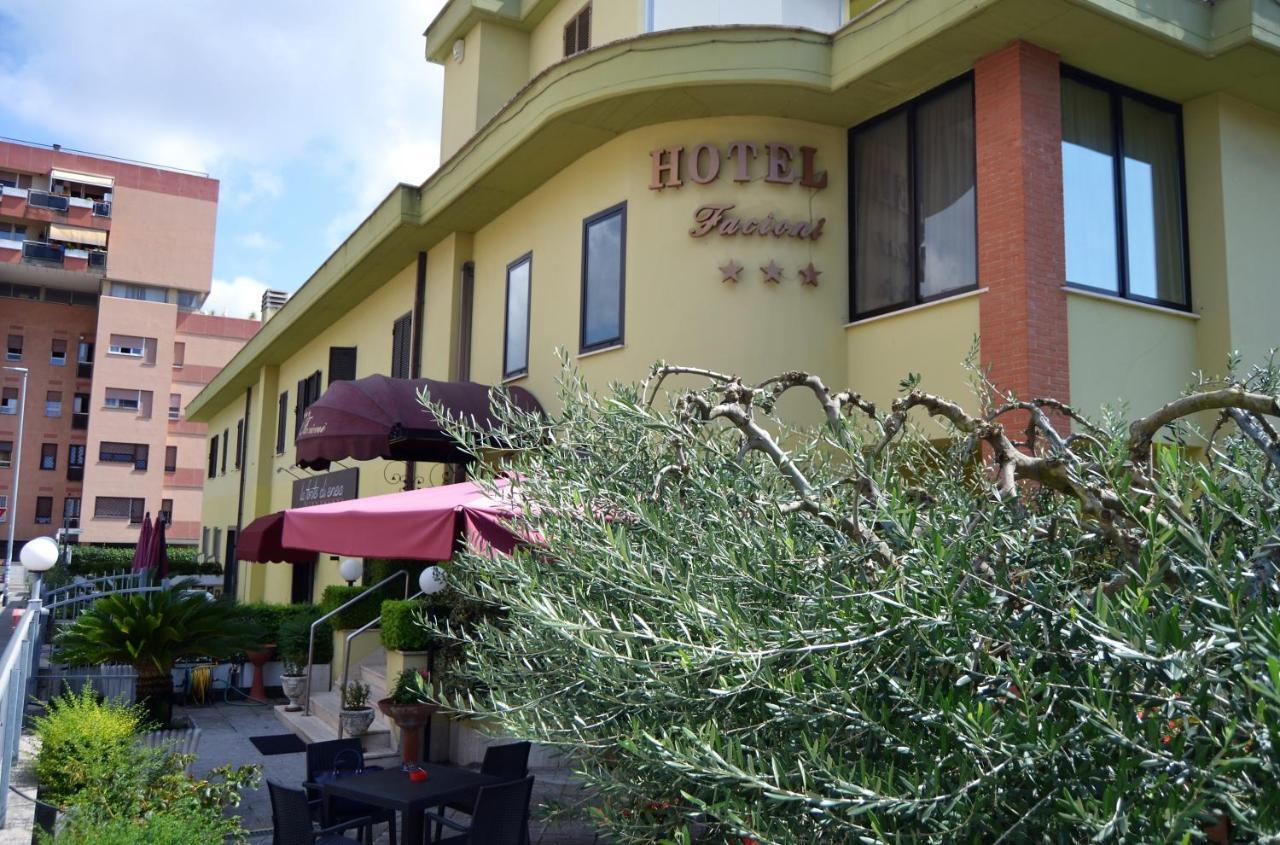Hotel Facioni Помеция Екстериор снимка