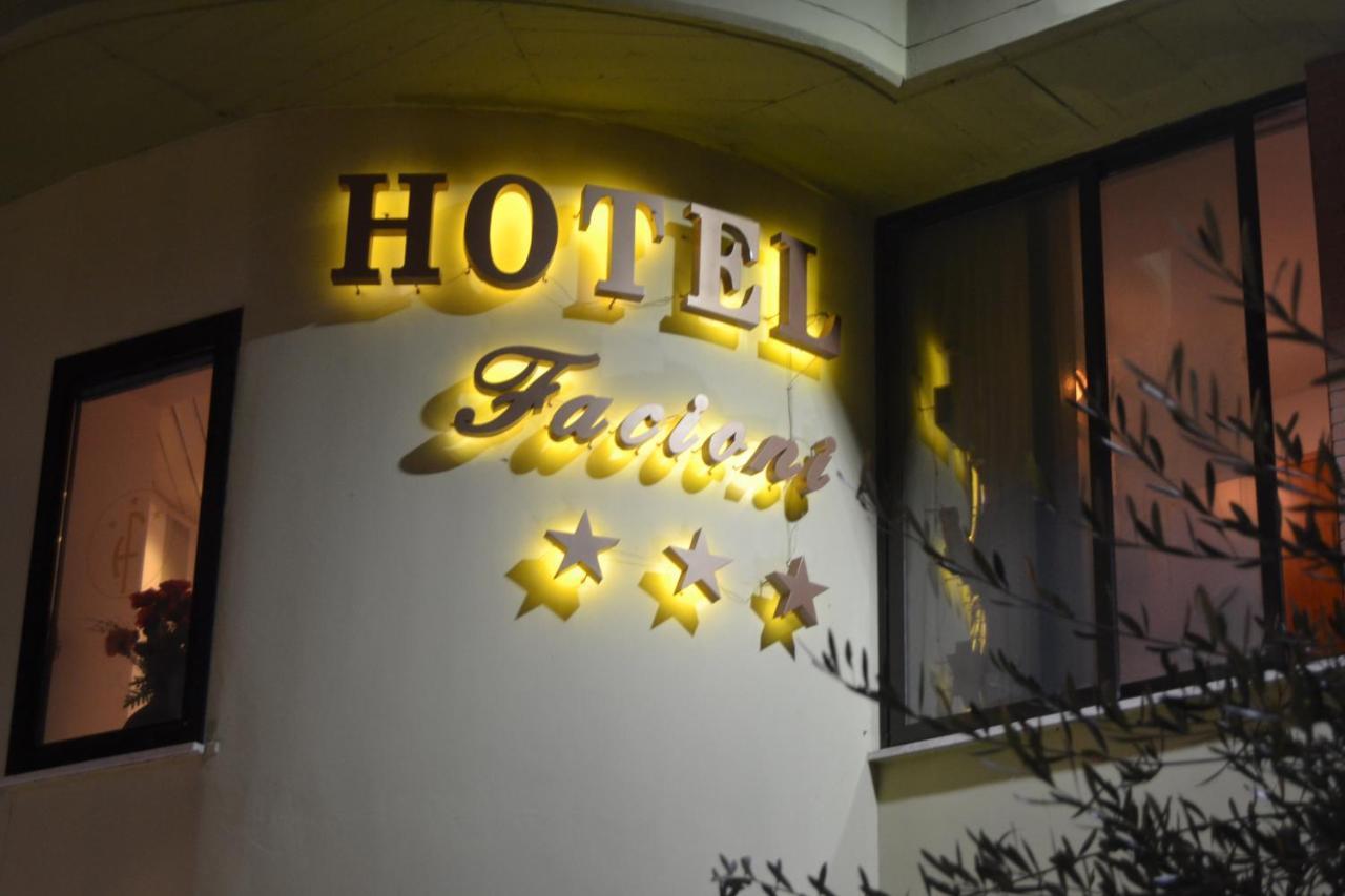 Hotel Facioni Помеция Екстериор снимка