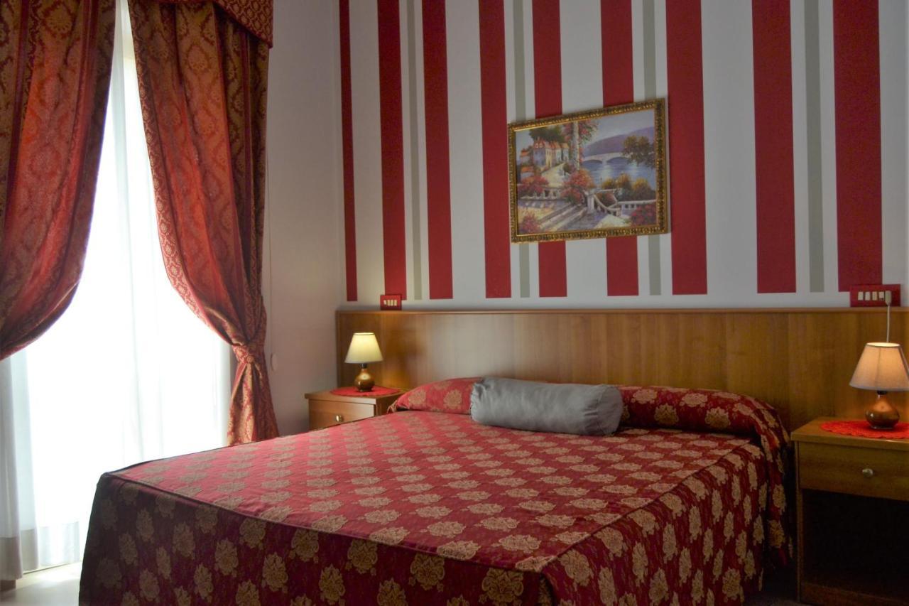 Hotel Facioni Помеция Екстериор снимка
