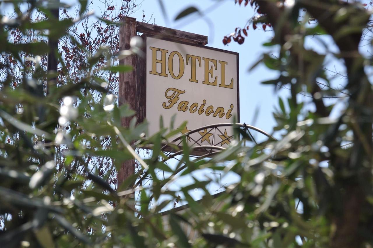 Hotel Facioni Помеция Екстериор снимка
