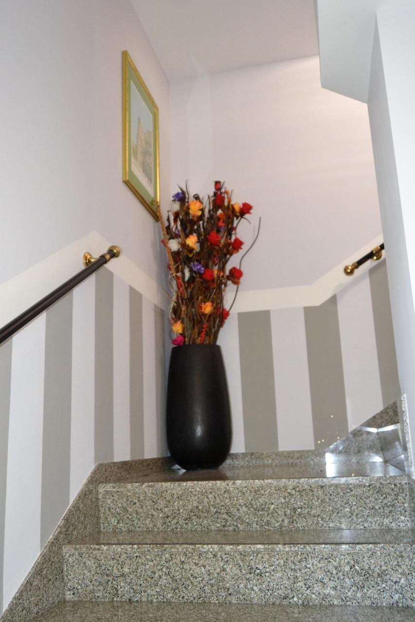 Hotel Facioni Помеция Екстериор снимка